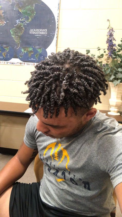 Short Two Strand Twist Men, Twist Outs On Natural Hair Short Men, Men Short Twists Hairstyles, Two Strand Twist Short Hair Men, Twist Outs On Natural Hair Short 4c Men, High Top 2 Strand Twist Men, Short 2 Strand Twist Men, Short Two Strand Twist, Twist Hairstyles Ideas