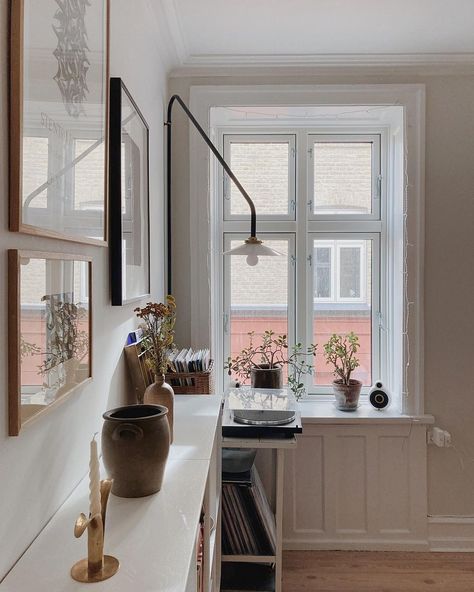 Danish Apartment, Danish Living Room, Danish Living, My Scandinavian Home, Danish Interior Design, Music Corner, Danish Interior, Scandinavian Apartment, Old Apartments