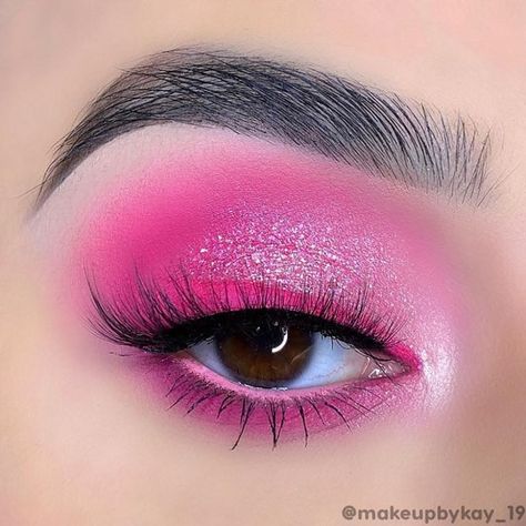 Bright Pink Eyeshadow, Shimmering Eyeshadow, Teal Eyeshadow, Pink Eye Makeup Looks, Gore Makeup, Neon Eyeshadow, Pink Eyeshadow Look, 80s Makeup, Pink Eye Makeup