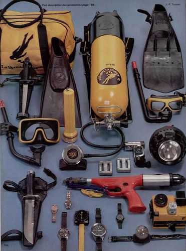 Scuba Equipment, Vintage Scuba, Jacques Yves Cousteau, Skin Diving, Scuba Diving Photography, Diver Down, Jacques Cousteau, Deep Sea Diving, Scuba Diving Equipment