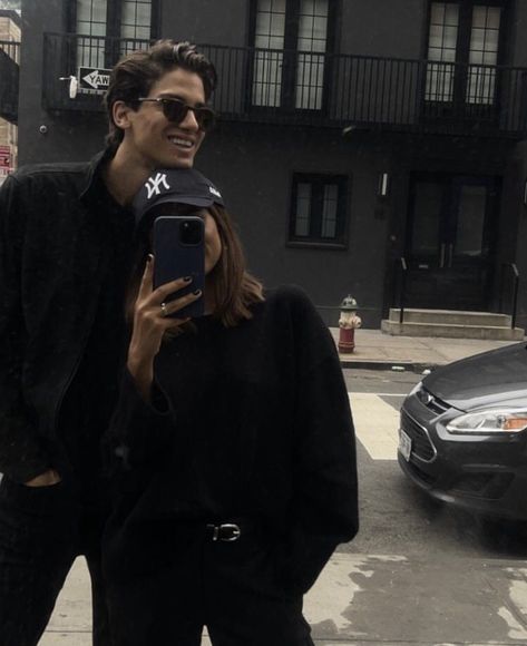 Emelie Lindmark Gerard Sabé fall winter aesthetic love cute couple photos ideas selfie love Gerard Knows Emitaz, Emitaz Boyfriend, Emitaz Outfits, How To Be Famous, Cute Couple Photos, Nyc Photo Ideas, Emelie Lindmark, Nyc Pics, Girl Drama