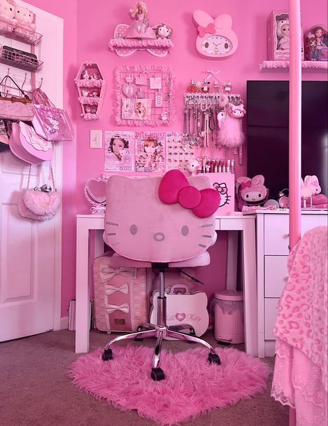 Pink Hello Kitty Room, Mcbling Room, Aesthetic Cinnamoroll, Sanrio Shop, Kitty Room, Hello Kitty Room Decor, Hello Kitty Bedroom, Murs Roses, Cute Kuromi