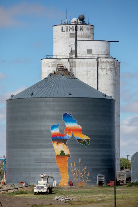 Limon, Colorado, Mural Tells Story of Rural Farm Townvia Farm Flavor #agriculture Colorado Mural, Barn Mural, Farm Mural, Outdoor Murals, Farm Quotes, Farm Town, Shop Painting, Cal Poly, Animal Mural