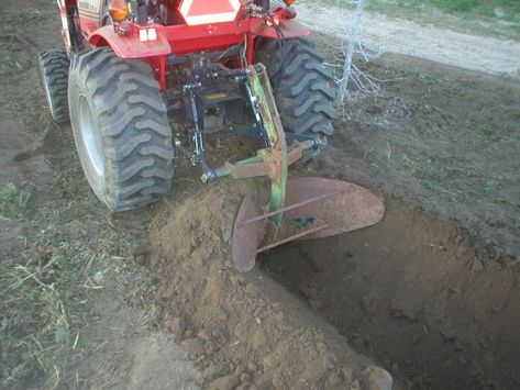 No Backhoe? No Problem! How to Dig Without a Backhoe – Page 5 – TractorByNet – Tractor Community & Resource Homemade Tractor Implements, Tractor Drawbar, Tractor Plow, Garden Tractor Attachments, Yard Tractors, Atv Implements, Agriculture Machine, Homemade Tractor, Farm Implements