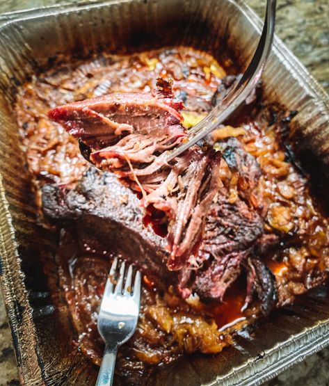 Mississippi Mud Roast, Bbq Smoker Recipes, Smoked Chuck Roast, Tenderloin Roast, Mississippi Mud, Traeger Recipes, Pellet Grill Recipes, Smoked Meat Recipes, Smoked Meats