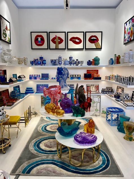 Jonathan Adler Aesthetic, Jonathan Adler Decor, Johnathon Adler, Jonathan Adler Living Room, Maximalist Interior, Fun Furniture, Dopamine Decor, Bug Art, Do's And Don'ts