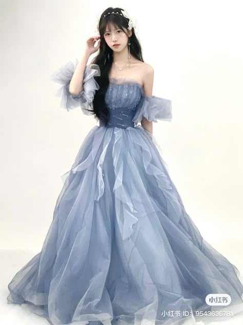 Sky Blue Princess Dress, Ball Gowns Dresses Elegant, Douyin Prom Dress, Korean Ball Gown, Korean Princess Dress, Korean Gown, Chinese Prom Dress, Rpg Clothes, Blue Princess Dress