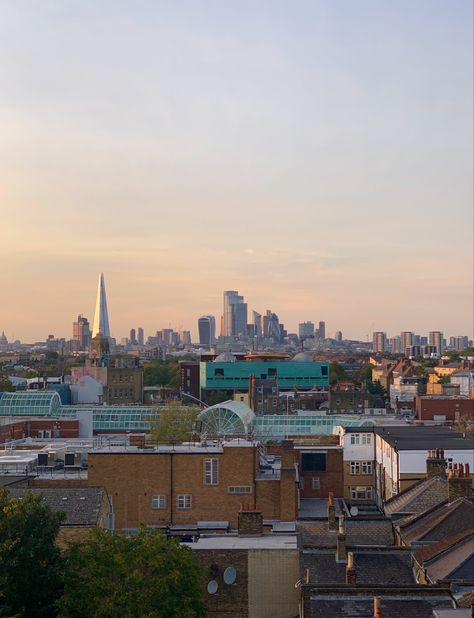 Peckham London, Cafe London, Sky City, Sunset Pink, London Aesthetic, Sunset City, The Shard, City Views, Pink Sky