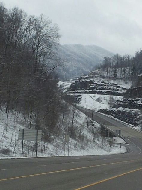 Kentucky in winter. So beautiful!!! Appalachian Aesthetic, Kentucky Aesthetic, Appalachian Heritage, Matthew Brown, Cumberland Gap, Kentucky Travel, Eastern Kentucky, Pike County, Kentucky Girl