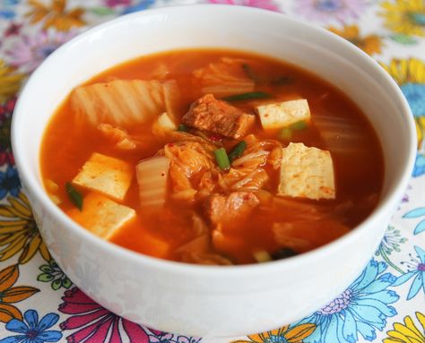 Kimchi Soup (Kimchiguk) #KFood #Kimchi Kimchi Soup Recipe, Vegetarian Kimchi, Korean Food Kimchi, Maangchi Recipes, Kimchi Soup, Chicken Soup Recipes Homemade, Chicken Soup Recipes Easy, Quick Soup Recipes, Creamy Soup Recipes