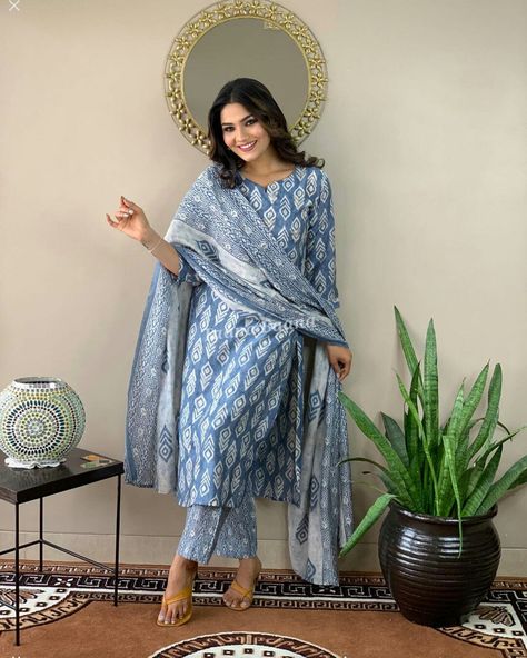 Casual cotton suits Printed Indian Suits, Indian Cotton Suits, Cotton Suits Indian Casual, Cotton Printed Suits, Cotton Suit Designs, Pure Cotton Suits, Diy Outfits, Indian Kurti Designs, Anarkali Dress Pattern