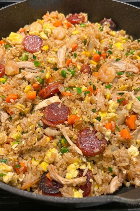 combination Yangzhou Chinese-style fried rice with Chinese pork sausage, shrimp, chicken, carrots, eggs, peas, and green onions Essen, Mandu Fried Rice, Gabe Core, Elise Aesthetic, Filipino Fried Rice, Fish Items, Combination Fried Rice, Yangzhou Fried Rice, Best Fried Rice Recipe