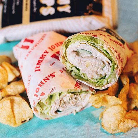 Jimmy John's Modified Monday "The Beached Tuna" aka #12 unwich, no tomato, add tuna and onions. Jimmy Johns Tuna Recipe, Jimmy Johns Bread, Light Sandwiches, Tuna Recipe, Jimmy Johns, Sliced Turkey, Tuna Recipes, Lunch Recipes Healthy, Best Sandwich