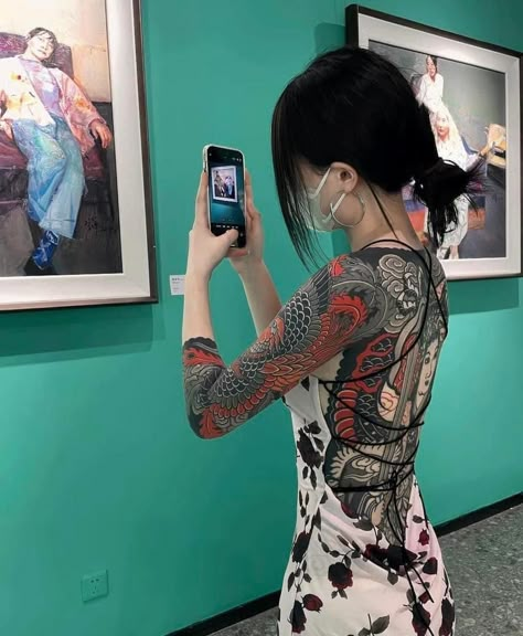 Yakuza Girl, Yakuza Tattoo, Woman In Suit, Tattoed Women, Irezumi Tattoos, Traditional Japanese Tattoos, Asian Tattoos, Japanese Sleeve Tattoos, Japanese Tattoo Designs