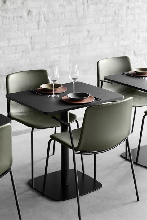 Nordic restaurant design | sleek mid-green Pato chairs designed for Fredericia | New Nordic design | Danish furniture #fredericiafurniture #newnordic #danishdesign #minimalist Minimalist Cafe, Trendy Restaurant, Minimalist Restaurant, Restaurant Designs, Nordic Restaurant, Cafe Furniture, Danish Furniture, Restaurant Chairs, Restaurant Tables