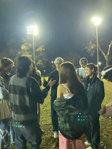 Group of friends hanging out late at night in a park Group Aesthetic Photos Faceless, Faceless Group Of Friends, Friendgroup Aesthetic Faceless, Group Friendship Aesthetic Faceless, Photoshoot Faceless, Skater Friend Group, Friend Group Aesthetic Faceless, Friends Aesthetic Faceless, Friend Hangout