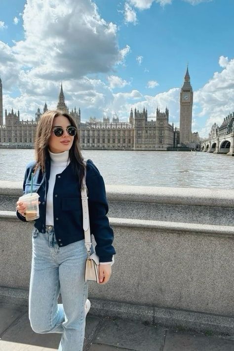 Poses In Winter Outfit, London Outfit Ideas Fall 2023, London Outfit Women, Casual London Outfits Winter, March Outfit Ideas 2024, September 2023 Outfit, March London Outfits, Madrid In March Outfits, London Shopping Outfit