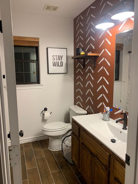 Bathroom Remodel Western Style, Western Bathroom Painting Ideas, Western Bathroom Ideas Farmhouse, Western Bathroom Accent Wall, Western Master Bath Decor, Western Bathroom Wallpaper, Western Boho Accent Wall, Camper Western Decor, Boho Western Camper