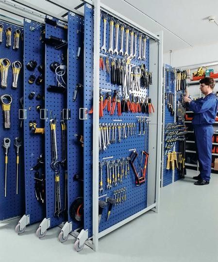 Garage Organization Systems, Storage Hacks Diy, Garage Workshop Organization, Garage Tool Organization, Garage Organization Diy, Garage Tool Storage, Tool Storage Diy, Diy Garage Storage, Garage Storage Organization