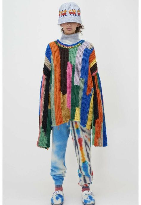 Coloful Pants, Yarn Clothes, Stylish Knitwear, Patchwork Sweater, Handmade Knitwear, Knitwear Fashion, Mode Inspo, Knit Outfit, Knit Fashion