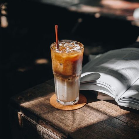 Food Photography Tutorial, Coffee Shop Photography, Coffee Shot, Food Photoshoot, Coffee Shop Aesthetic, Coffee Obsession, Coffee Menu, Drink Photo, Food Photography Inspiration