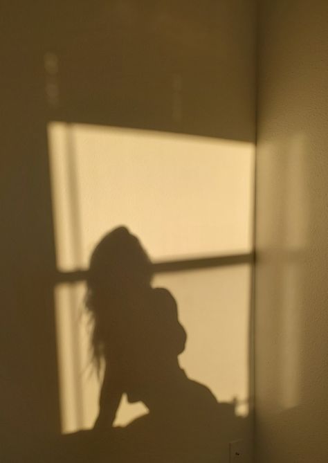 #window #photography #shadowart #shadow #art #model #aesthetic #morning #goldenhour #cleangirl #body #wallart #shadowselfie #moodboard Body Shadow Photography, Shadow Photos Aesthetic, Lust Aesthetic, Shadow Photoshoot, Dance Photoshoot, Window Photography, Aesthetic Morning, Silhouette Photography, Western Film