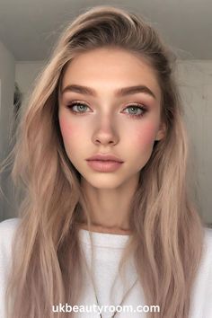 Simple Senior Picture Makeup, Make Up For Teenagers Simple, Daily Light Makeup Natural, Make Up For Teenage Girl, Makeup For Middle School Dance, Teenager Makeup Looks, Teen Makeup Looks Natural, Teenage Makeup Looks, Youthful Makeup Look