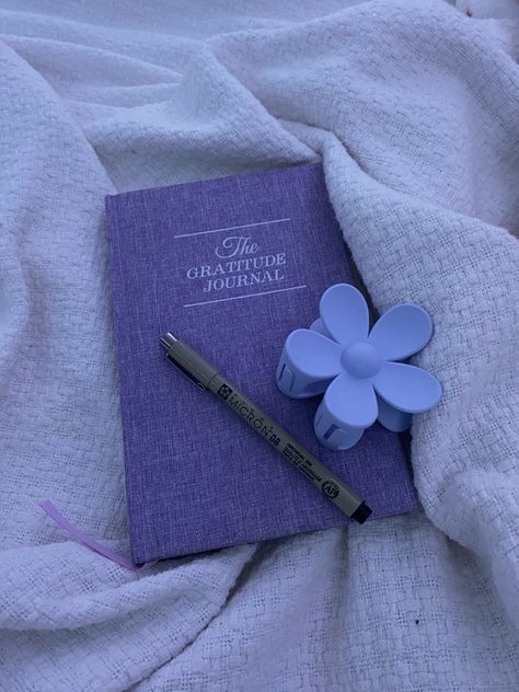 journaling, preppy, aesthetic, self care, five minute journal, affirmations, gratitude Aesthetic Gratitude, Gratitude Journal Aesthetic, Gratitude Aesthetic, Journal Aesthetic, Self Acceptance, Teen Life, Practice Gratitude, Gratitude Journal, Gratitude