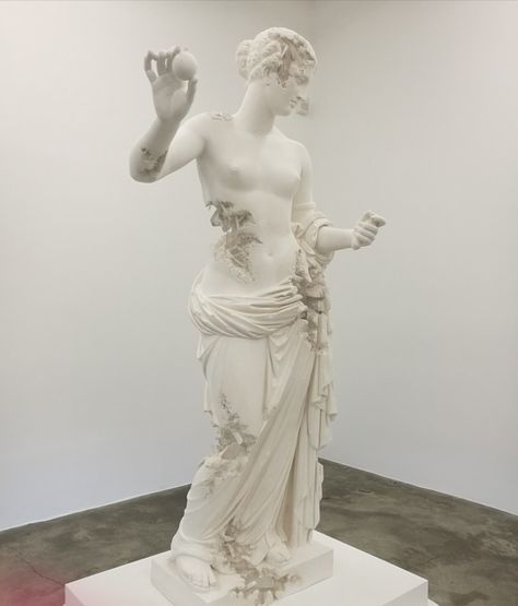 Quartz Eroded Venus of Arles - Daniel Arsham Crystal Creature, Daniel Arsham, Greek Mythology, Consciousness, Les Oeuvres, Greek Statue, Statue, Beauty, Art