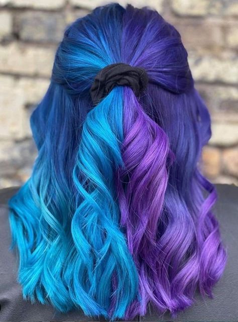 Pulp Riot Hair Color, Split Dyed Hair, Pulp Riot Hair, Cute Hair Colors, Split Hair, Peinados Fáciles Para Cabello Corto, Hair Shows, Hair Color Blue, Permanent Hair Color