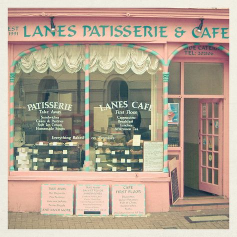 une patisserie Sweet Cafe, French Patisserie, Cafe Art, Shop Fronts, Paris Apartments, Shop Front, Pastry Shop, Bakery Cafe, Cafe Shop