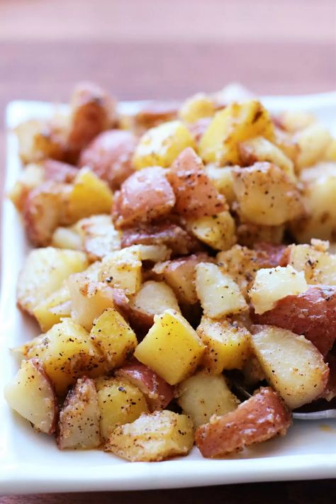 Instant Pot Star Wars Potatoes--buttery, well-seasoned, diced red and yellow potatoes. Make them fast in your Instant Pot! Honey Roasted Potatoes, Yellow Potatoes, Potato Side Dishes, How To Cook Potatoes, Instant Pot Dinner Recipes, Easy Instant Pot Recipes, Honey Roasted, Instant Pot Pressure Cooker, Slow Cooking