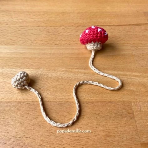 Crochet Mushroom Bookmark Crochet Bookmark Ideas, Crochet Book Marks Free Pattern, Crochet Mushroom Bookmark, Crochet Bookmarkers, Book Mark Crochet, Crochet Pattern Bookmark, Nerdy Crochet Patterns, Crochet Book Marks, Mushroom Bookmark