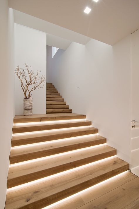 Lights Under Stairs, Modern Staircase Lighting, Stairs Lighting Ideas, Staircase Lights, Stair Lights Indoor, Staircase Lighting Ideas, Stairs Lighting, Led Stair Lights, Hidden Lighting