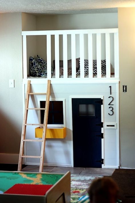 Repurposed Closet in a Kids Room Creative Kids Rooms, Indoor Playhouse, Build A Playhouse, Reading Nooks, Kids Bunk Beds, Play Room, Play House, Bunk Bed, Kids Playroom