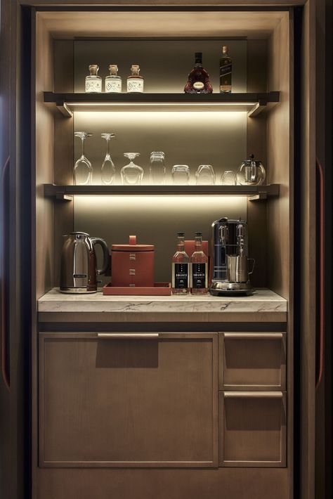 Hotel Coffee Bar Design, Hotel Cabinet Design, Minibar Hotel Room, Mini Bar Bedroom, Bedroom Mini Bar, Hotel Room Kitchen, Modern Bar Cabinets For Home, Bedroom Coffee Bar, Hotel Cabinet