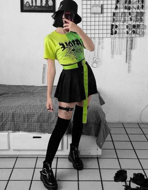 Neon Green Outfit Aesthetic, Green Neon Outfit, Neon Goth Aesthetic, Nct Outfits Inspiration, Neon Outfits Party Night, Nct Concert Outfit Ideas, Nct Dream Concert Outfit, Nct Concert Outfit, Neon Green Outfit