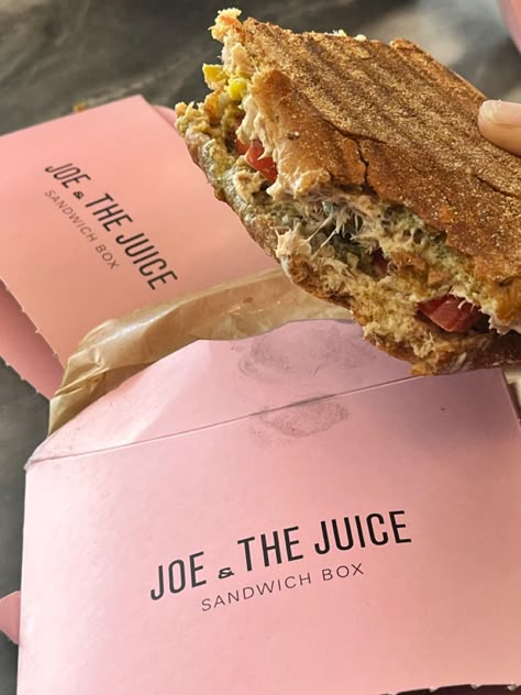 Art Studio Cafe, Market Food Ideas, Juice Aesthetic, Joe The Juice, Self Care Shopping, Pr Packaging, Disney Girls Trip, Trip Friends, Joe And The Juice