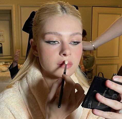 Nicola Anne Peltz, Nicolas Peltz, Money Girl, Make Up Inspo, Vogue Beauty, Models Makeup, Old Money Style, Miss Dior, Old Money Aesthetic