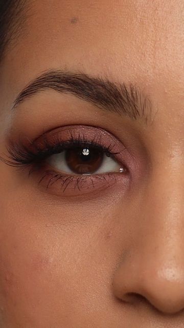 Vincent Ford on Instagram: "I find this color works so well on brown eyes and it's perfect for autumn I used the @anastasiabeverlyhills Soft Glam II Mini Eyeshadow Palette #browneyes #fallmakeup #eyeshadowtutorial #makeup" Dark Brown Eyes Eyeshadow, Brunette Eyeshadow, Soft Eyeshadow Looks, Brown Eyeshadow Looks, Mini Eyeshadow Palette, Eyeshadow For Brown Eyes, Red Eyeshadow, Brown Eyeshadow, Dark Brown Eyes