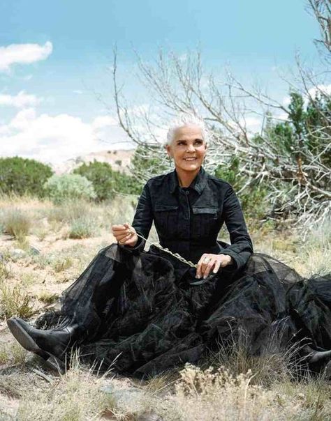 Ageless Style-Ali MacGraw Aging Gracefully - Cindy Hattersley Design Ali Mcgraw Style, Ali Mcgraw, Cindy Hattersley, Pamela Hanson, Ali Macgraw, Porter Magazine, Age Is Just A Number, Sharon Stone, Ageless Style