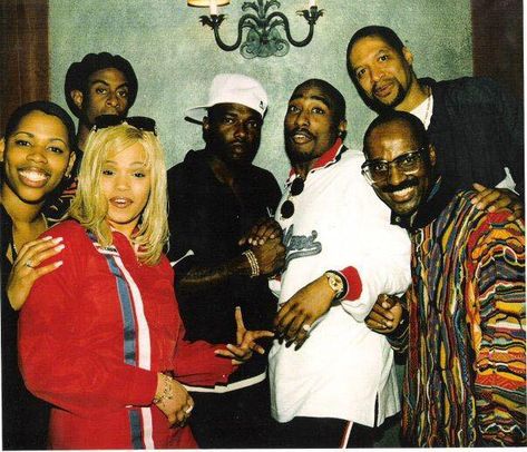 Rare Photo Of Tupac, Faith Evans, Treach & Friends, October 13, 1995 Tupac Rare, Tupac Photos, 2pac Videos, Tupac Makaveli, 2pac Shakur, Faith Evans, Photos Rares, 90s Icons, Tupac Pictures