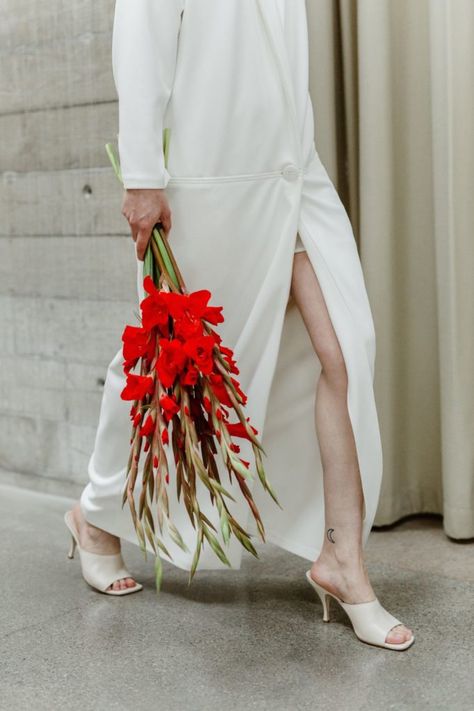 Gladiolus Wedding Bouquet, Gladiolus Wedding, Gladiolus Bouquet, Red Gladiolus, Modern Bridal Bouquets, Brides Flowers Bouquet, Edgy Bridal, Modern Wedding Bouquets, Wedding Fotos