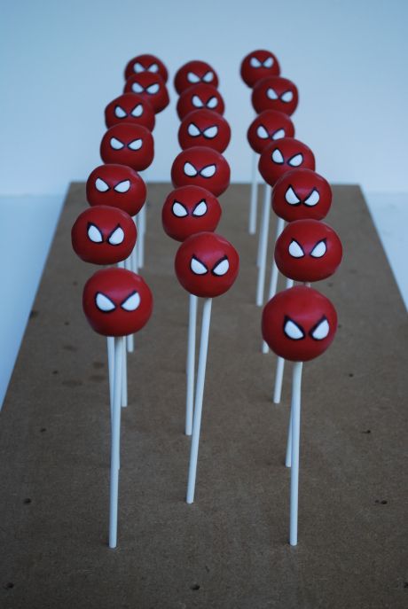 Superhero - cake pops Spider Man Cake Pops Ideas, Spider Man Smash Cake, Spiderman Cake Pops Ideas, Spider Man Vs Venom Birthday Party, Spider Man Decorations Birthday Diy, Avengers Cake Pops, Marvel Cakepops, Spidey Cake Pops, Spider Man Cupcake Cake