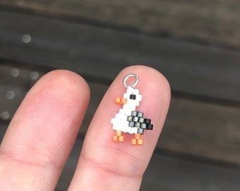 Miyuki Beads Pattern, Art Perle, Pony Bead Patterns, Bead Charms Diy, Beaded Crafts, Perler Bead Art, Beaded Animals, Miyuki Beads, Handmade Jewelry Diy