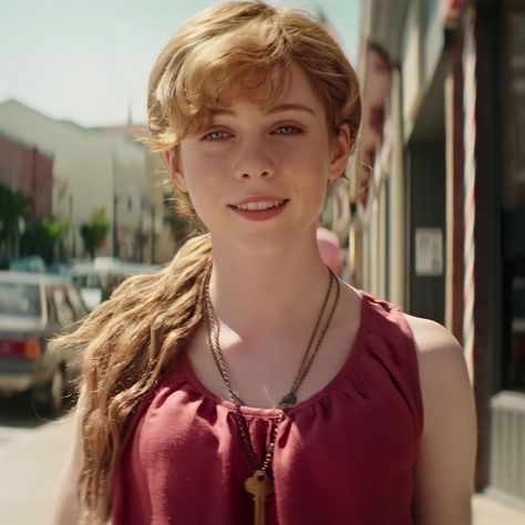 Rabastan Lestrange, Beverly Marsh, Queen Sophia, Sophia Lillis, Curvy Women Jeans, Attractive People, I Love Girls, Hottest Celebrities, Her Hair