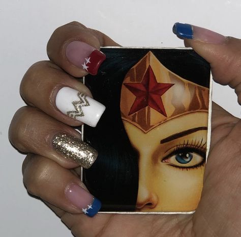 Wonder Woman Nails Designs, Nail Sns, Wonder Woman Nails, Mommy Finger, America Nails, Wonder Women, Short Nails, Stylish Nails, Pretty Nails