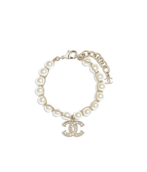 White Crystal Bracelet, Chanel Bracelet, Silver Jewellery Indian, Jewelry Bracelets Silver, Chanel Jewelry, Girly Jewelry, Ankle Bracelets, Oman, Lebanon