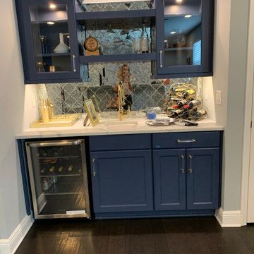 75 Black Home Bar with Blue Cabinets Ideas You'll Love - March, 2024 Navy Blue Wet Bar Cabinets, Midnight Blue Cabinets, Black Home Bar, Basement Upgrades, Navy Blue Bar, Wet Bar Cabinets, Wet Bar Sink, Custom Home Build, Navy Cabinets