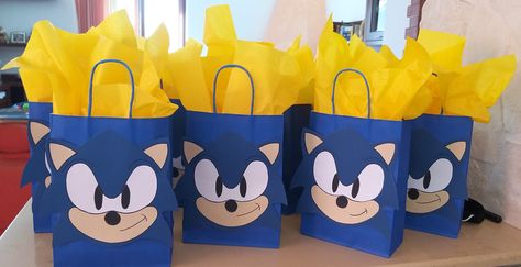 Sonic Party Packs, Sonic Loot Bags, Sonic Diy Birthday Party, Diy Sonic Decorations, Sonic Birthday Party Favors, Girls Sonic Birthday Party, Sonic Candy Bags, Sonic The Hedgehog Birthday Party Diy, Sonic Girl Birthday Party